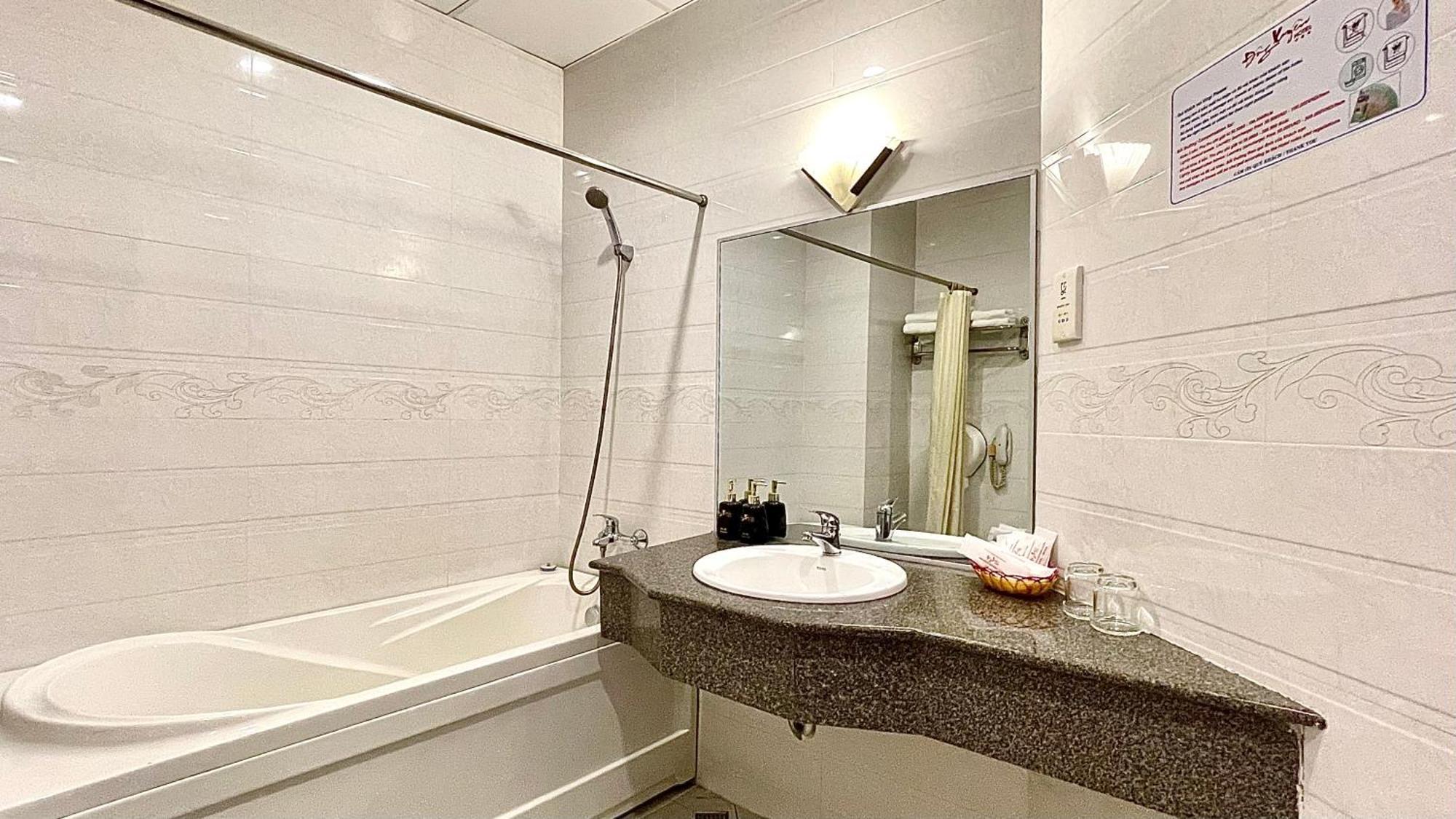 Dong Xuyen Hotel Long Xuyên Kültér fotó